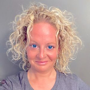 Meet your Posher, Loni